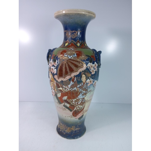 103 - 2 oriental vases and 2 figures