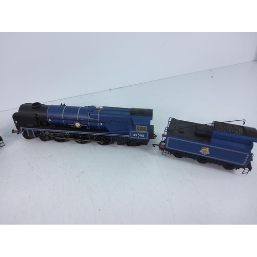 38 - Canadian Pacific Hornby engine and tender and Tangmere engine and tender