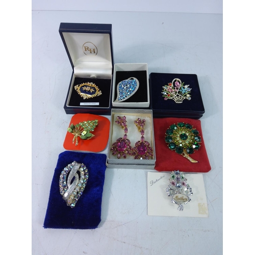 375 - Qty of stone set brooches