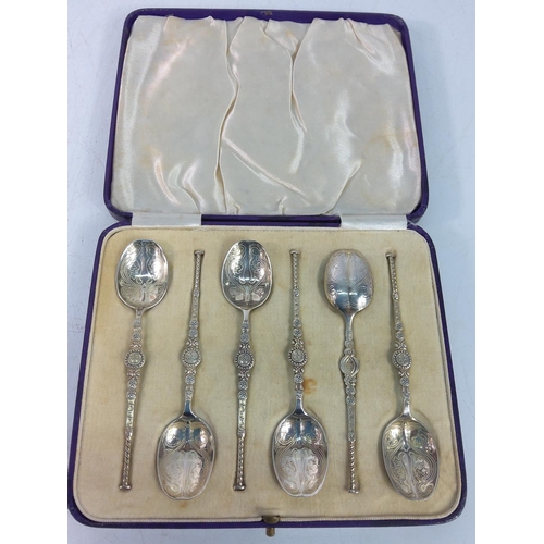 404 - Cased set of 6 hallmarked silver anointing spoons dated 1937, gross weight 64.5g