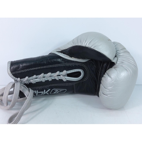 186 - Signed Hugie Fury boxing glove with certificate