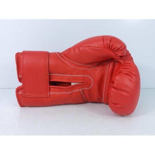 193 - Lonsdale signed boxing glove with no certificate