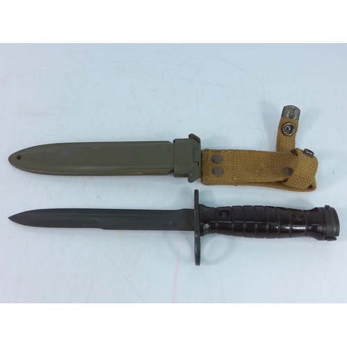 422 - Italian M7 Buretia military knife with sheath