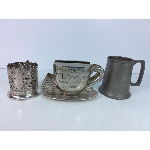 116 - Tankard, holder and letter rack