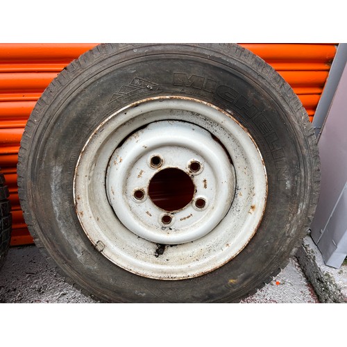 14 - Land Rover series II heritage style wheels and tyres.
Full set of 5 in white. 
5.50F x 16 x 33 alloy... 