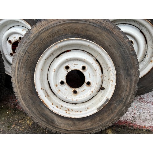 14 - Land Rover series II heritage style wheels and tyres.
Full set of 5 in white. 
5.50F x 16 x 33 alloy... 