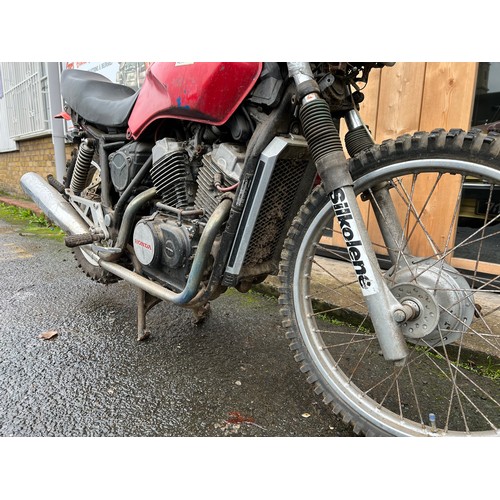 3 - Honda VT500 (believed to be 1982-1986 model)
This motorbike is sold as seen. It is a spares or repai... 