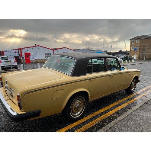 16 - 1978 Rolls Royce Silver Shadow II in a beautiful yellow colour. Comes with part paperwork, V5 presen... 