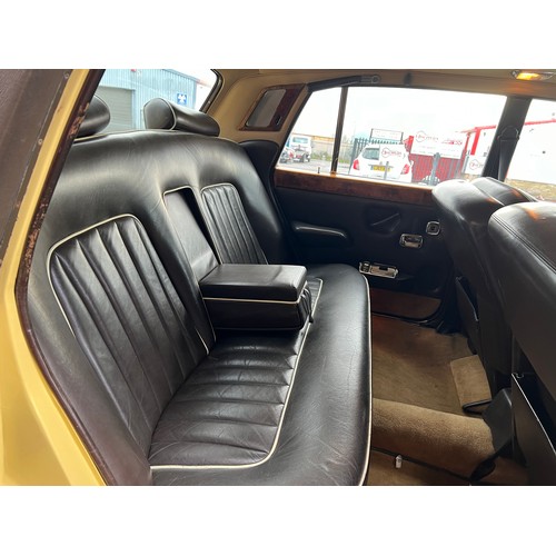 16 - 1978 Rolls Royce Silver Shadow II in a beautiful yellow colour. Comes with part paperwork, V5 presen... 