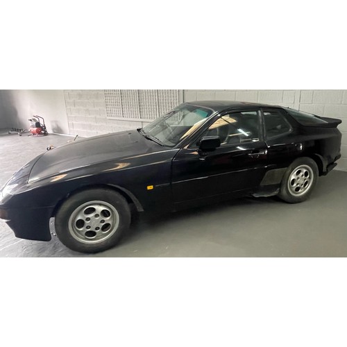 10 - Black Porsche 944 S with 16V Ventiler engine, 2.5L inline 4. The Registration is F502YAB, with 126,0... 