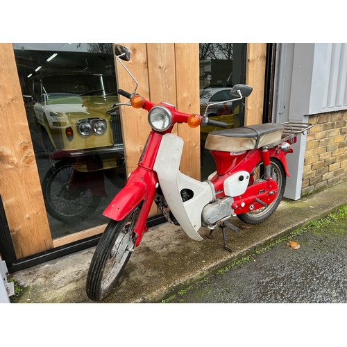 37 - 1970s Honda 50 moped. No V5 - needs registration. Starts with key and kick start