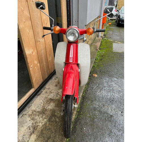 37 - 1970s Honda 50 moped. No V5 - needs registration. Starts with key and kick start