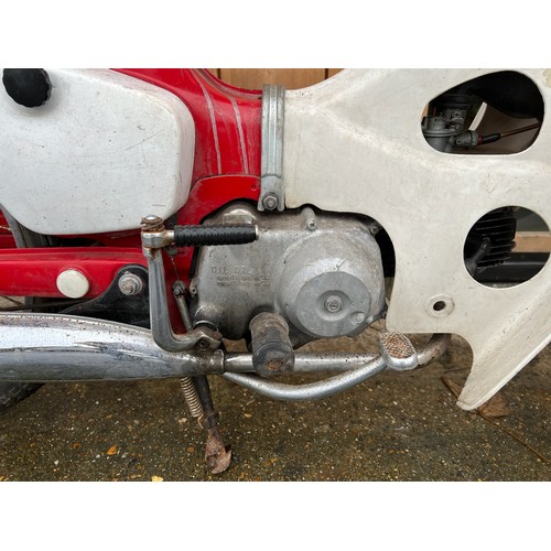 37 - 1970s Honda 50 moped. No V5 - needs registration. Starts with key and kick start