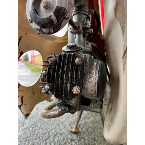 37 - 1970s Honda 50 moped. No V5 - needs registration. Starts with key and kick start