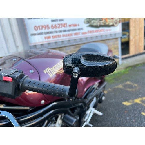 40 - 2000 Triumph Speed Triple 955i in a very eye catching purple and gold colour scheme. This bike has 2... 