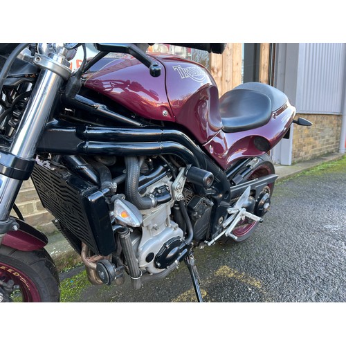 40 - 2000 Triumph Speed Triple 955i in a very eye catching purple and gold colour scheme. This bike has 2... 