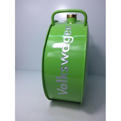 125 - VW green oil can