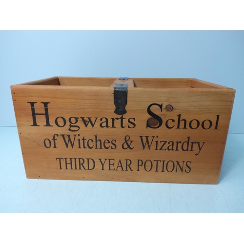 156 - Hogwarts School potions box