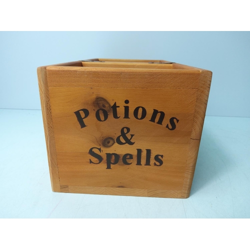 156 - Hogwarts School potions box