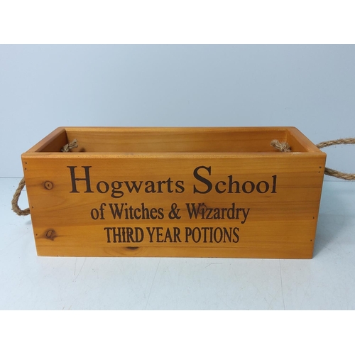 85 - Hogwarts School potions box