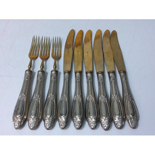 312 - Case of vintage knives and forks, some marked Solingen and 3 forks marked 800