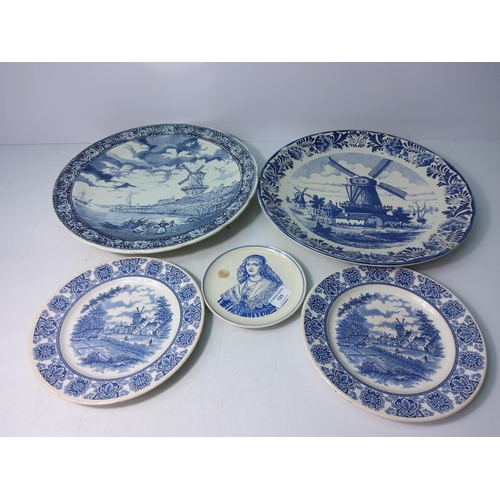 189 - Qty of blue and white china including Delft