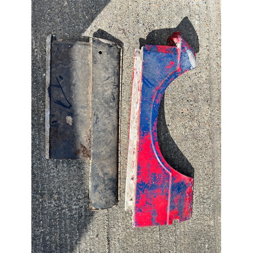 11 - Very large quantity of Classic Land Rover body panels including, quarter panels, wings, and other bo... 