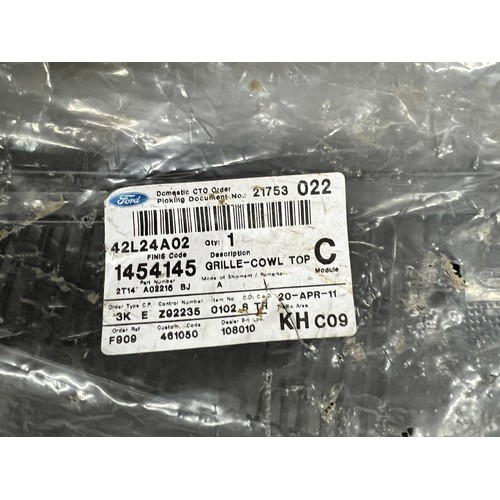 23 - 10 assorted vehicle parts mainly from Ford - Focus/c-max 07-10 Display assy 1477983 - Focus 1073587 ... 