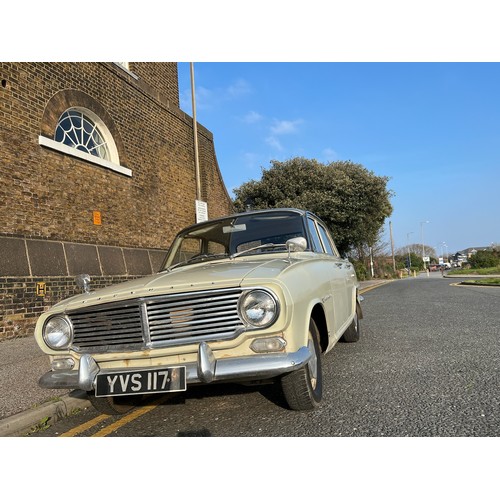 38 - Green/Gray Vauxhall Victor Deluxe 1963, 1.5l petrol with a 4 speed manual gearbox. MOT, ULEZ & Tax e... 