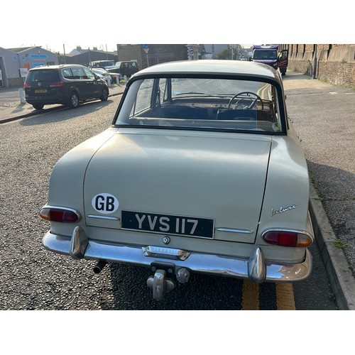 38 - Green/Gray Vauxhall Victor Deluxe 1963, 1.5l petrol with a 4 speed manual gearbox. MOT, ULEZ & Tax e... 