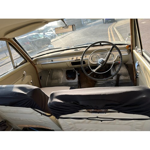 38 - Green/Gray Vauxhall Victor Deluxe 1963, 1.5l petrol with a 4 speed manual gearbox. MOT, ULEZ & Tax e... 