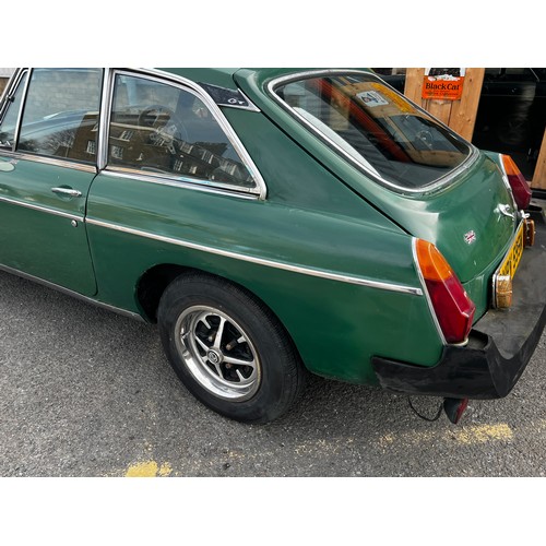 40 - Green MG MGB GT, first registered in 1980, 1.8L petrol, this car is Ulez, tax and MOT exempt, lovely... 