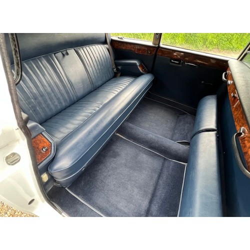 42 - Cream 1988 Daimler DS420 limousine, registration F559EBV in good condition, runs and drives, has bee... 