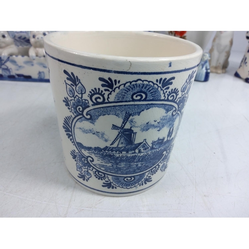 142 - Box of china including blue and white