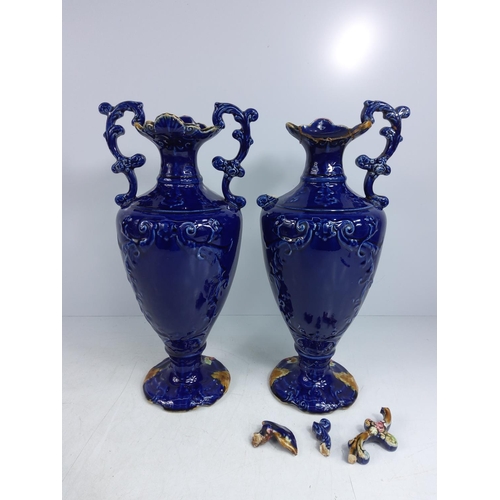 200 - 2 pairs of antique vases