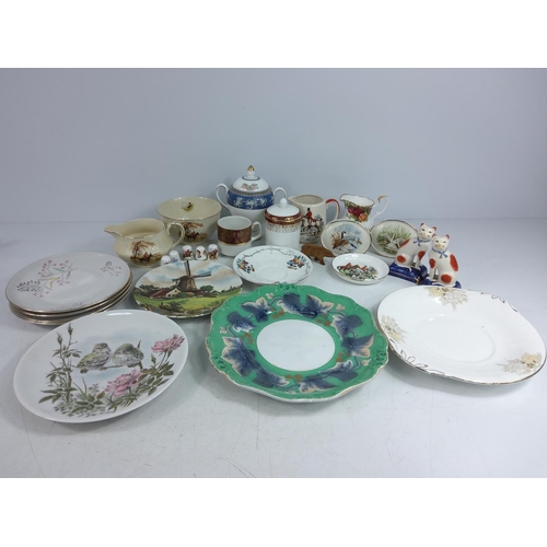 139 - Large qty of china, teaware and glasses