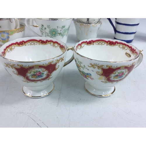 139 - Large qty of china, teaware and glasses