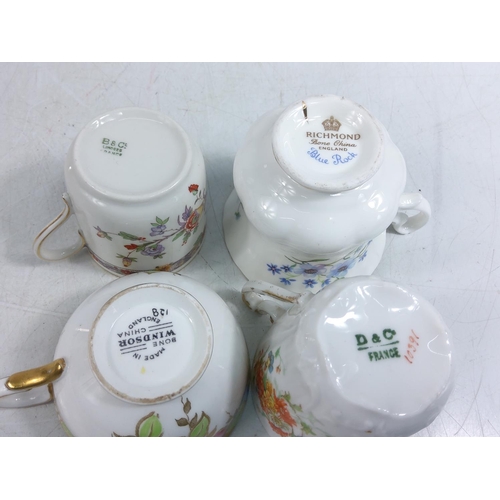 139 - Large qty of china, teaware and glasses