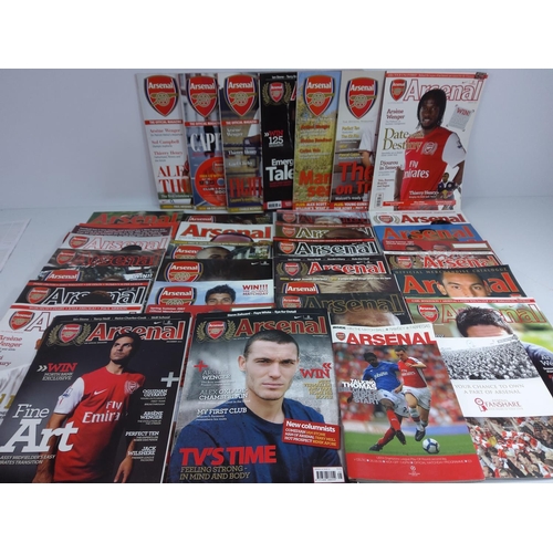 163 - Arsenal books, programs and collectables