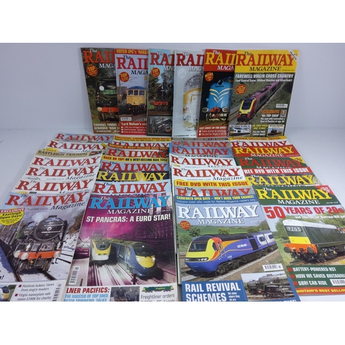 165 - 4 boxes of railway magazines