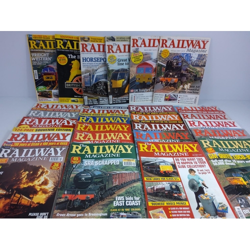 165 - 4 boxes of railway magazines