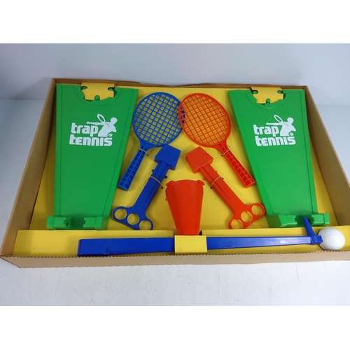 186 - Vintage 1975 boxed Trap Tennis game