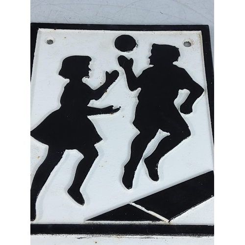 198 - Cast iron 'Children' sign, 30 x 18cms