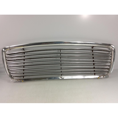 201 - Vintage Morris 1100 MKI grill, 93 x 30cms