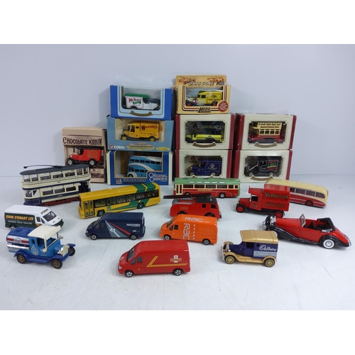 132 - Collection of boxed and unboxed model vehicles