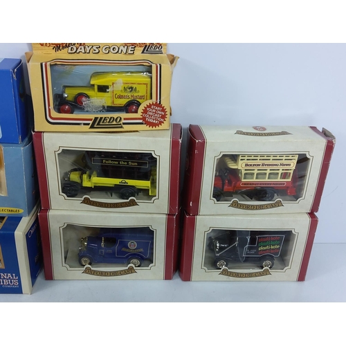 132 - Collection of boxed and unboxed model vehicles