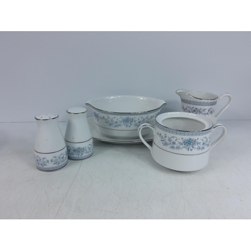 17 - Floral decorated part tea and dinner ware