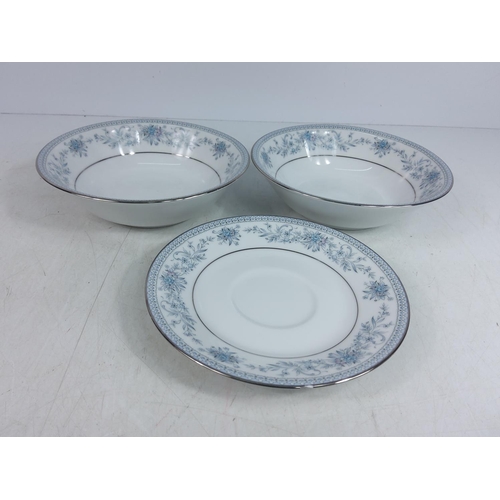 17 - Floral decorated part tea and dinner ware