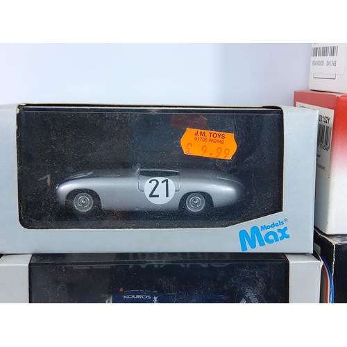 33 - Boxed model vehicles