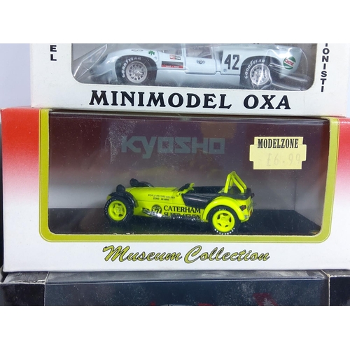 33 - Boxed model vehicles